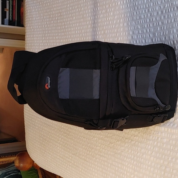 Lowepro Slingshot 100 AW Camera Bag - Picture 4 of 14